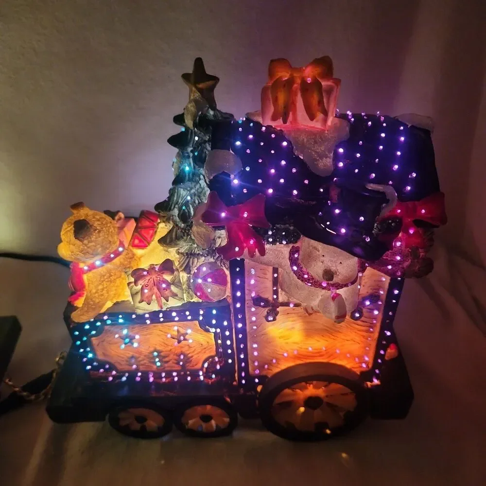 Optic Glow By Puleo decoration santas